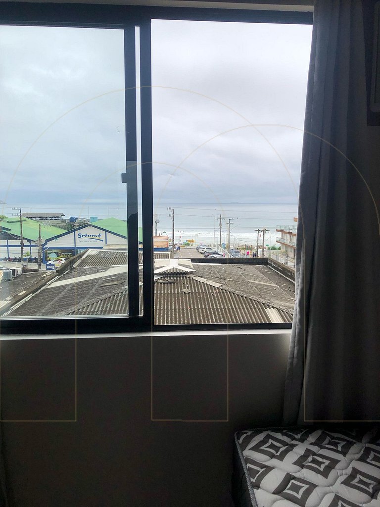 Cobertura Duplex com piscina e vista mar em Bombas