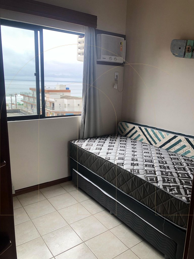 Cobertura Duplex com piscina e vista mar em Bombas