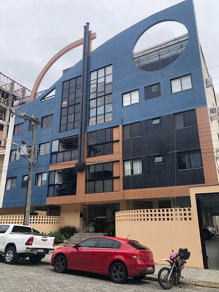 Cobertura Duplex com piscina e vista mar em Bombas