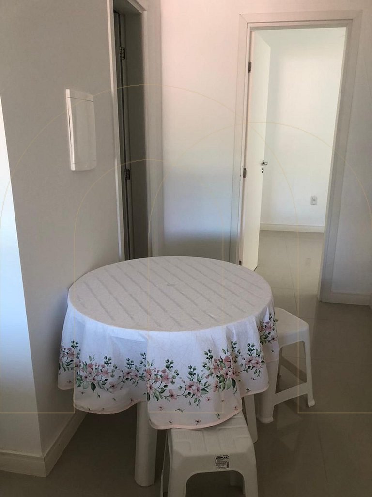 Excelente apartamento de 3 dormitórios a 150m da praia de Bo