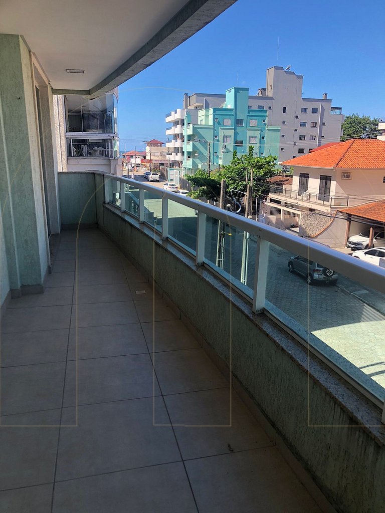 Excelente apartamento de 3 dormitórios a 150m da praia de Bo