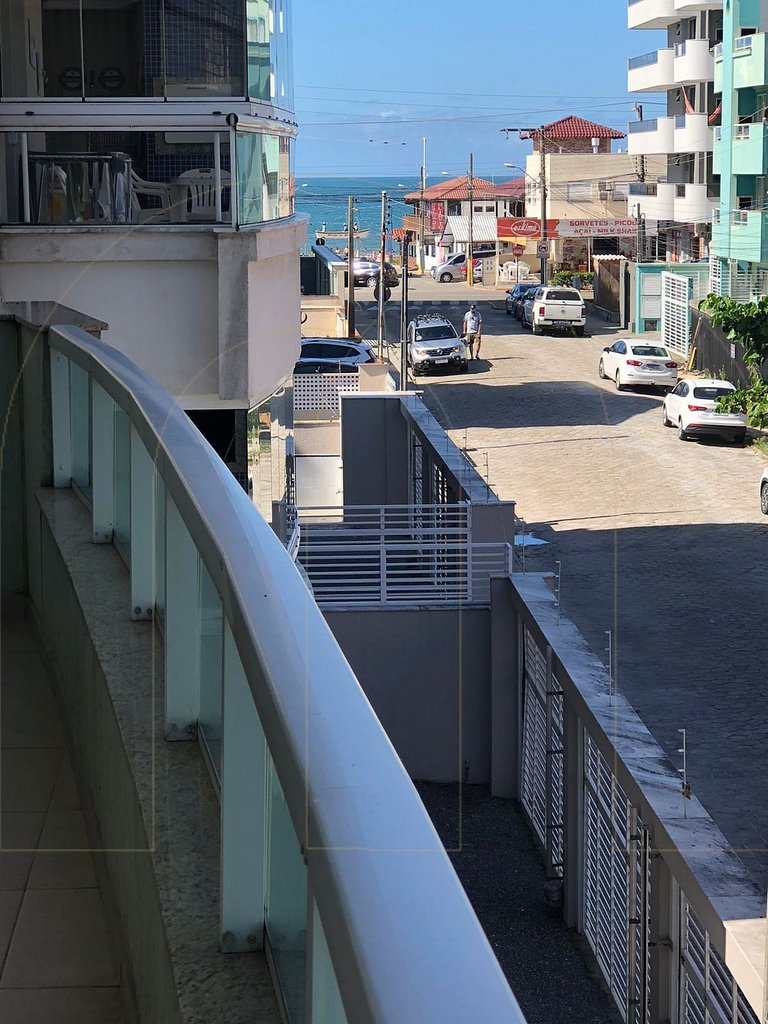 Excelente apartamento de 3 dormitórios a 150m da praia de Bo