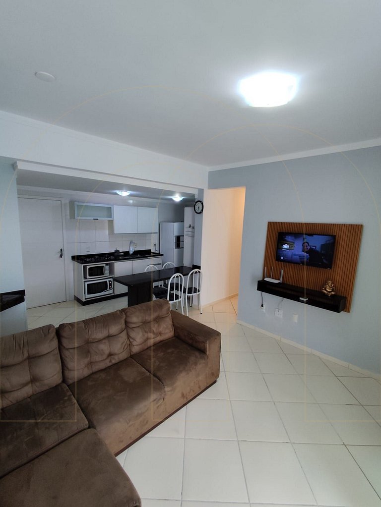 Apto de 2 quartos a 450m da praia de Bombas