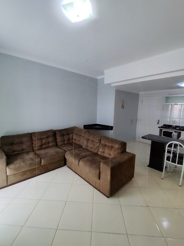 Apto de 2 quartos a 450m da praia de Bombas