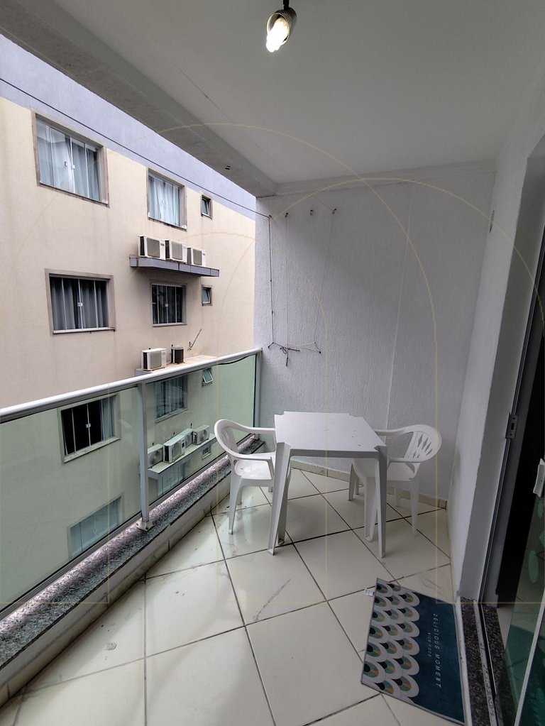 Apto de 2 quartos a 450m da praia de Bombas