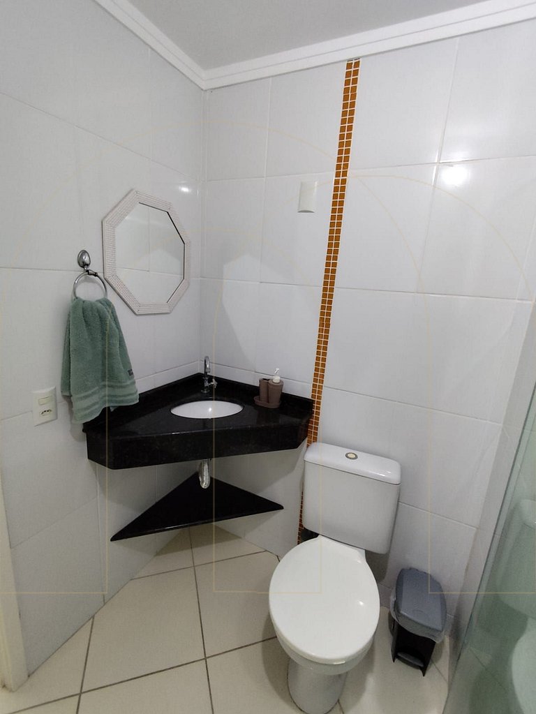 Apto de 2 quartos a 450m da praia de Bombas