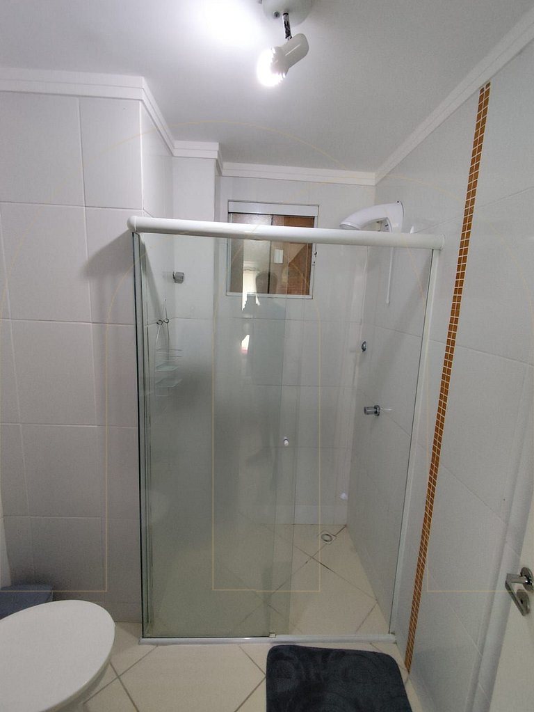 Apto de 2 quartos a 450m da praia de Bombas