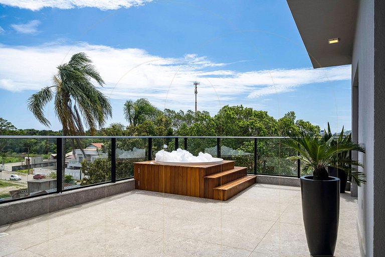 Linda cobertura de 1 quarto, a 350m da praia de Canto Grande